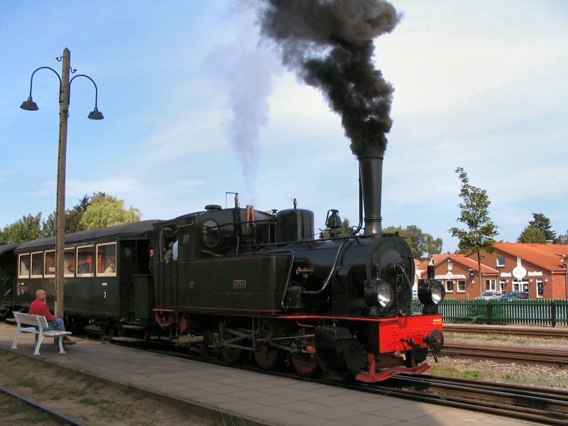 Der Zug ist bereit zur Abfahrt.-Vilsen 2006