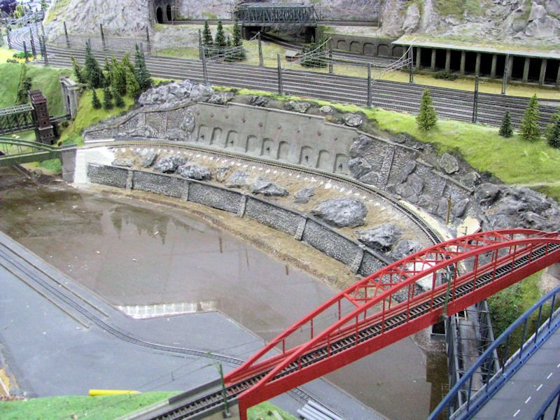 Der Zaun wurde wieder verworfen